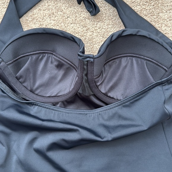 NWOT Lands' End Black Wash Scuba Texture Halter Tie One Piece Swimsuit Size 8 - Picture 5 of 7